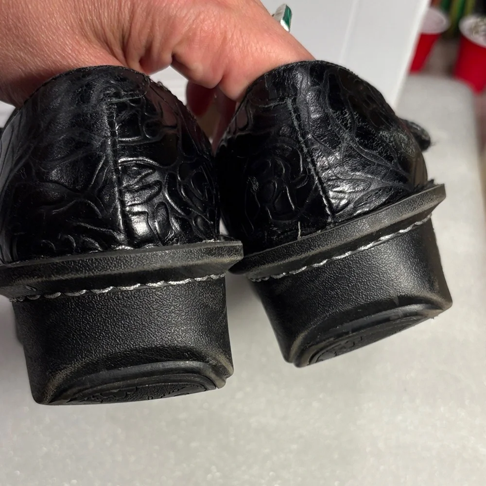 Alegria used but some life left. Eu37 Women's Black Embossed‎ Flats. Box 21